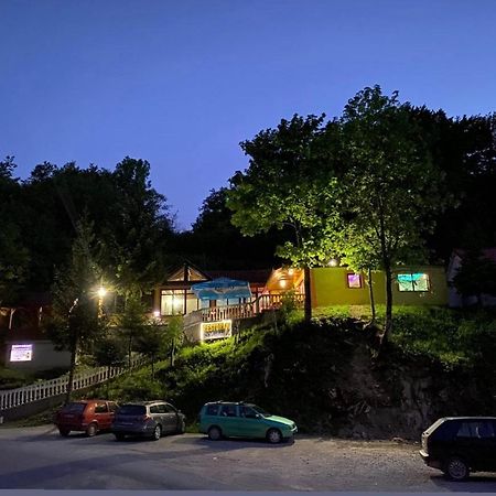 Apartmani Sastavci 첸티슈테 외부 사진